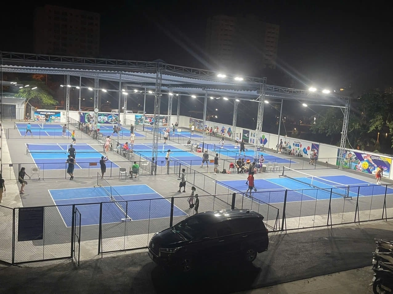 Danh sách sân Pickleball quận Hoàng Mai, Hà Nội đẹp và chất lượng, đáng để trải nghiệm | ShopVNB