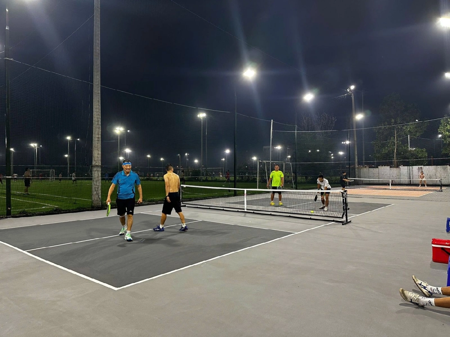 Danh sách sân Pickleball quận Hoàng Mai, Hà Nội đẹp và chất lượng, đáng để trải nghiệm | ShopVNB