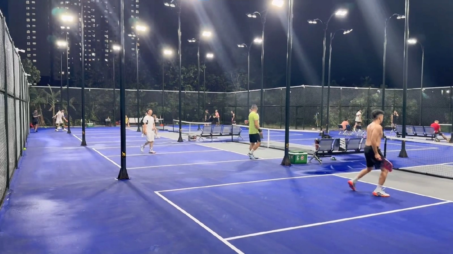 Danh sách sân Pickleball quận Hoàng Mai, Hà Nội đẹp và chất lượng, đáng để trải nghiệm | ShopVNB