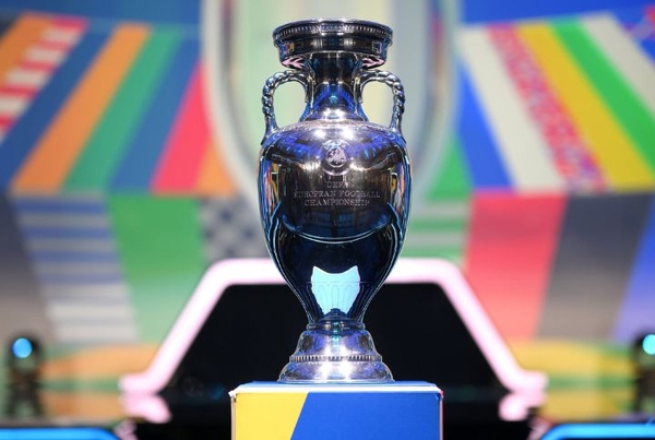 Euro là giải đấu gì ? Euro mấy năm tổ chức 1 lần ?